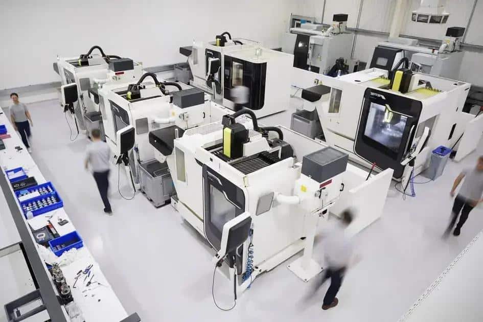 Descubra como a tecnologia CNC revoluciona a manufatura atual